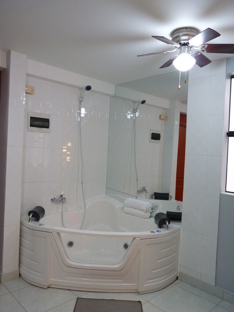 Abancay El Peregrino Apart Hotel מראה חיצוני תמונה